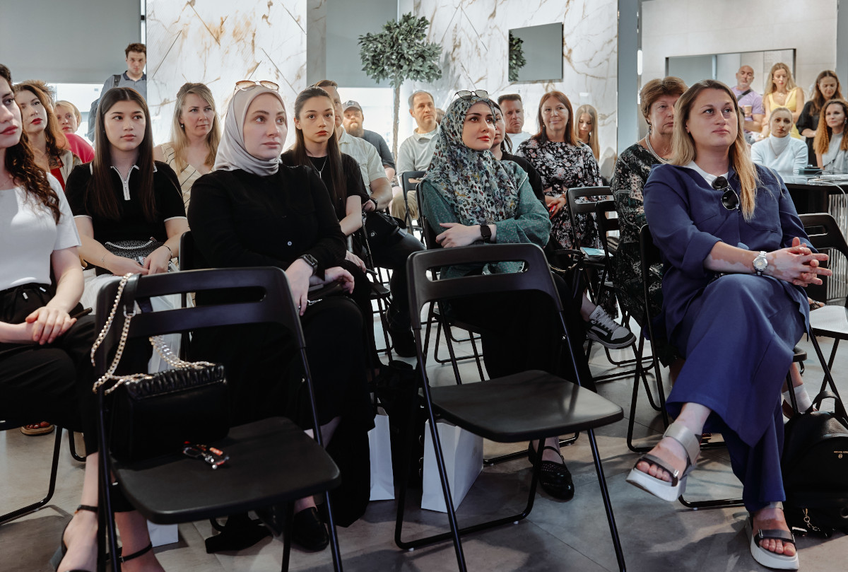 Вечеринка для друзей и партнеров Zodiac