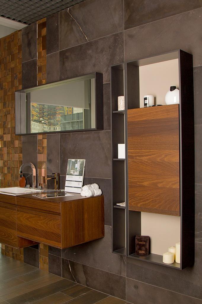 Интерьер ванной комнаты с мебелью Gamadecor и плиткой L`antic Colonial, Venis